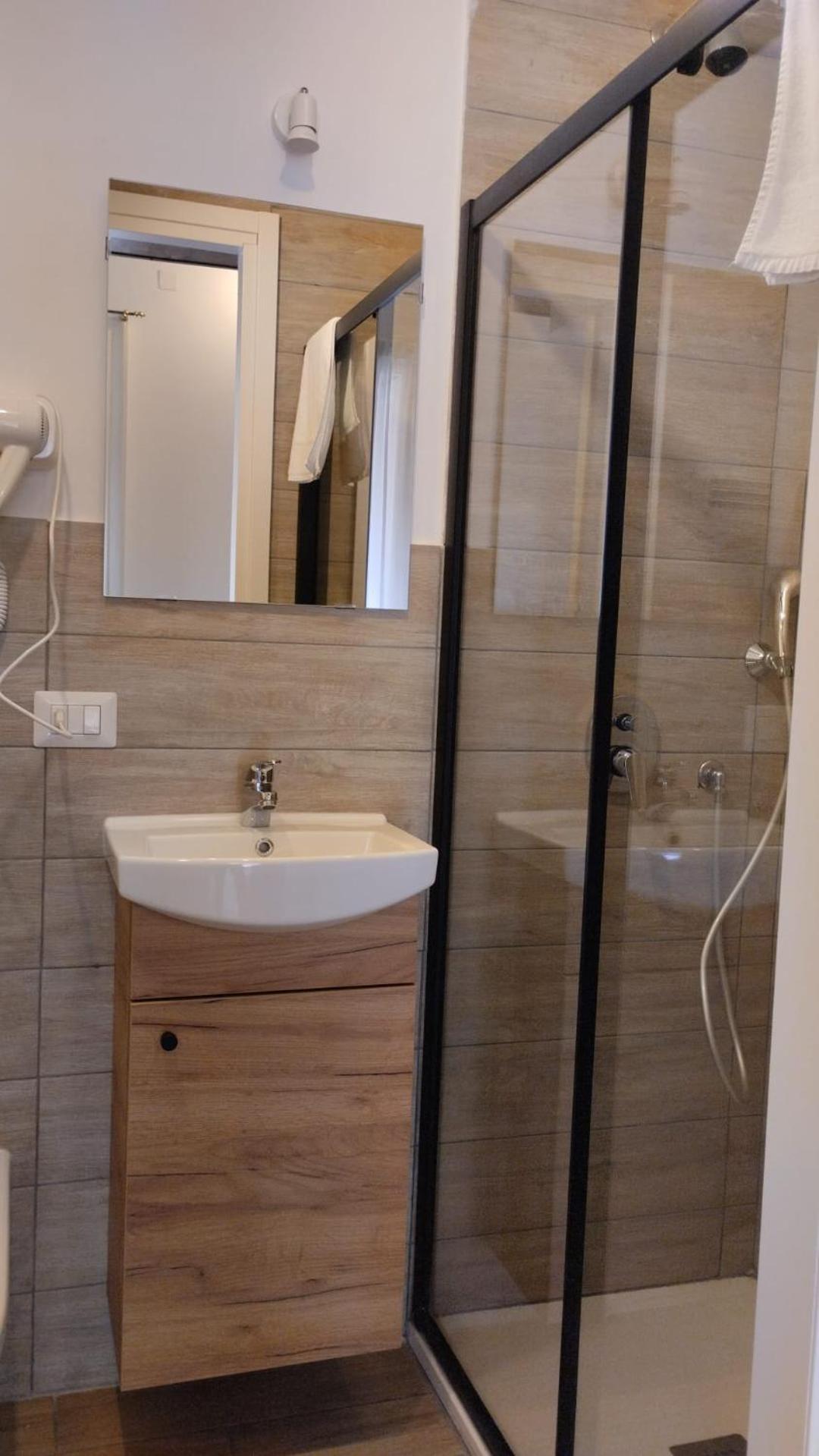 Residence E Appartamenti Cavallerizza Napels Buitenkant foto