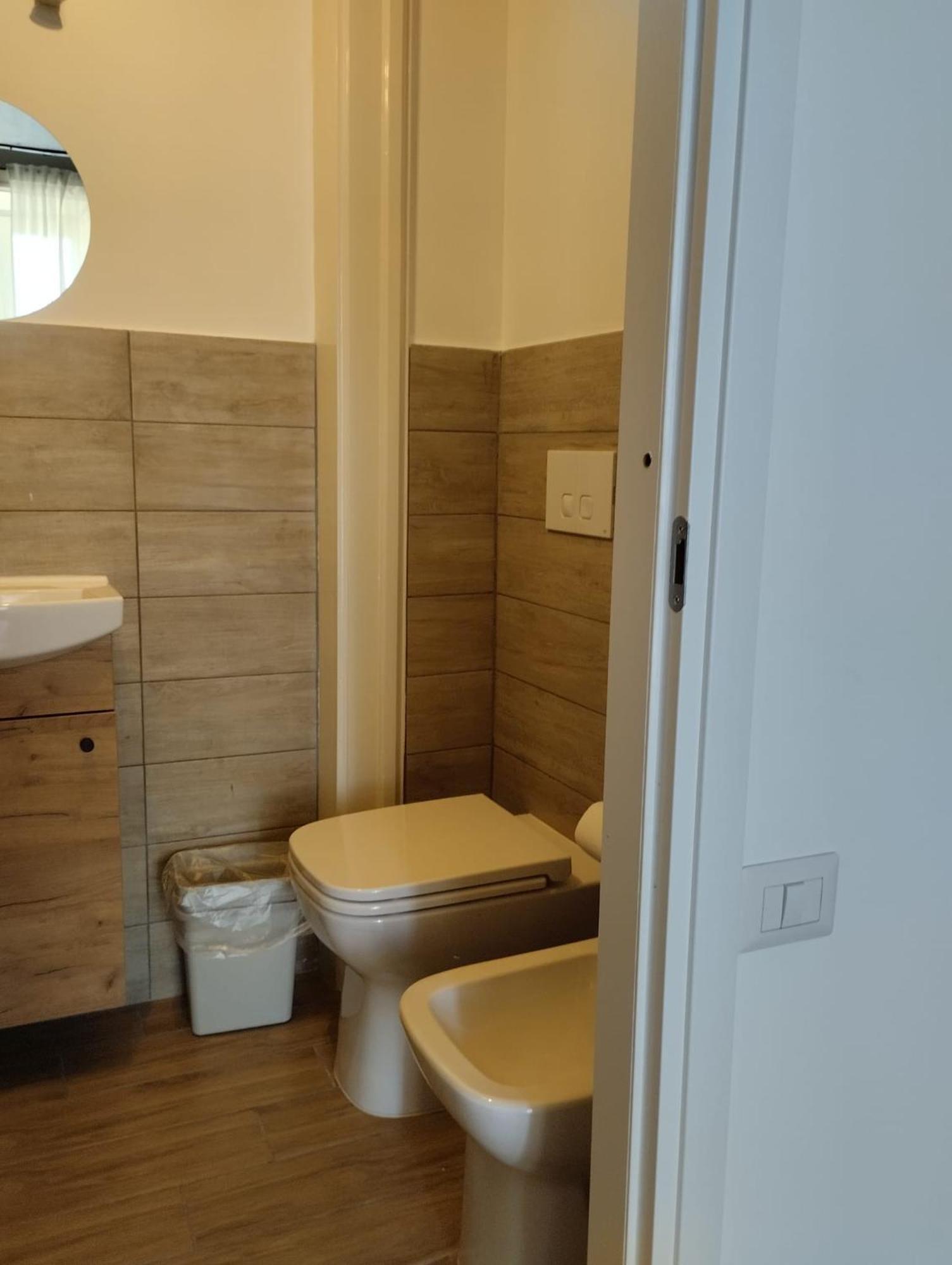 Residence E Appartamenti Cavallerizza Napels Buitenkant foto
