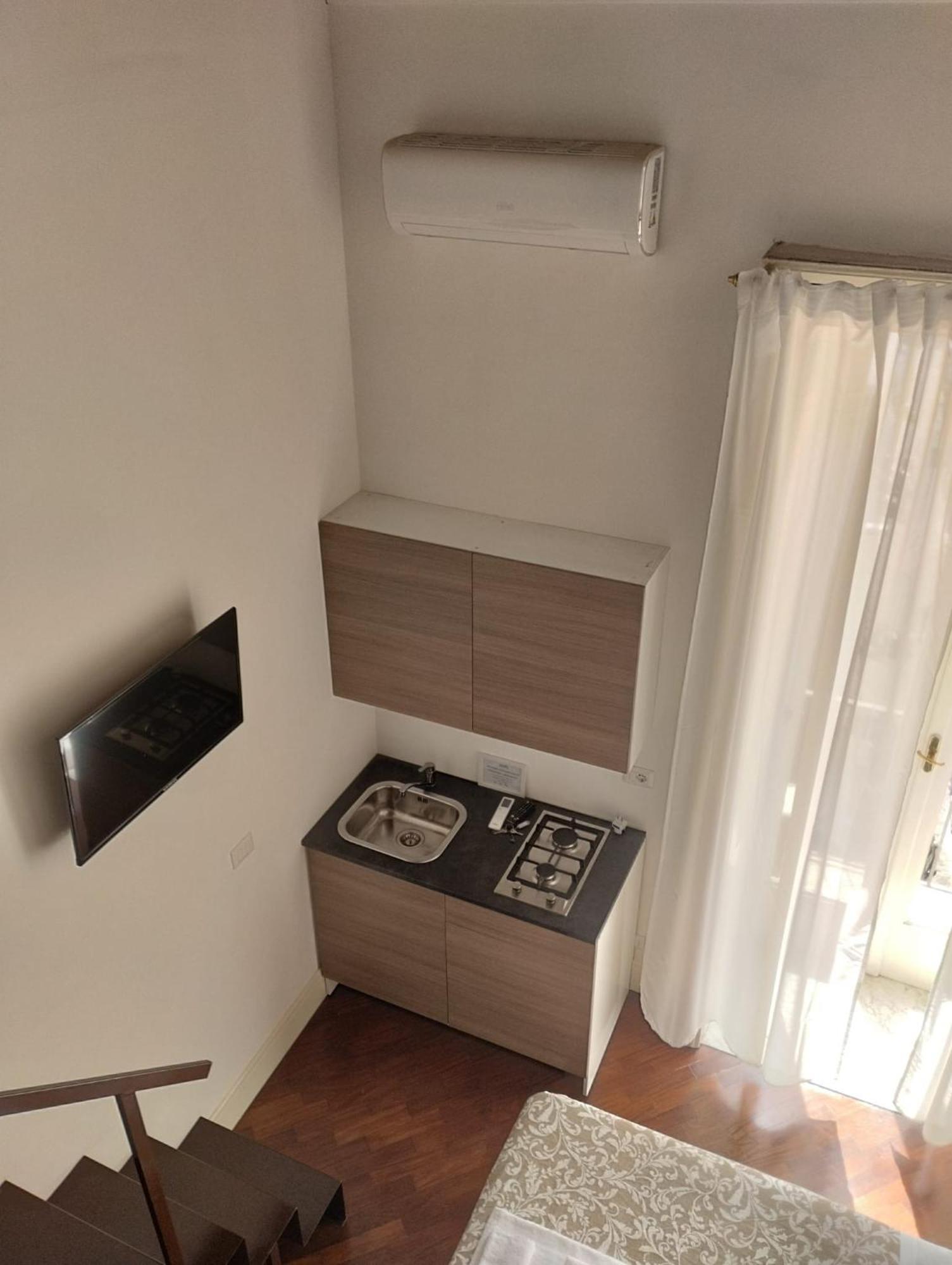 Residence E Appartamenti Cavallerizza Napels Buitenkant foto