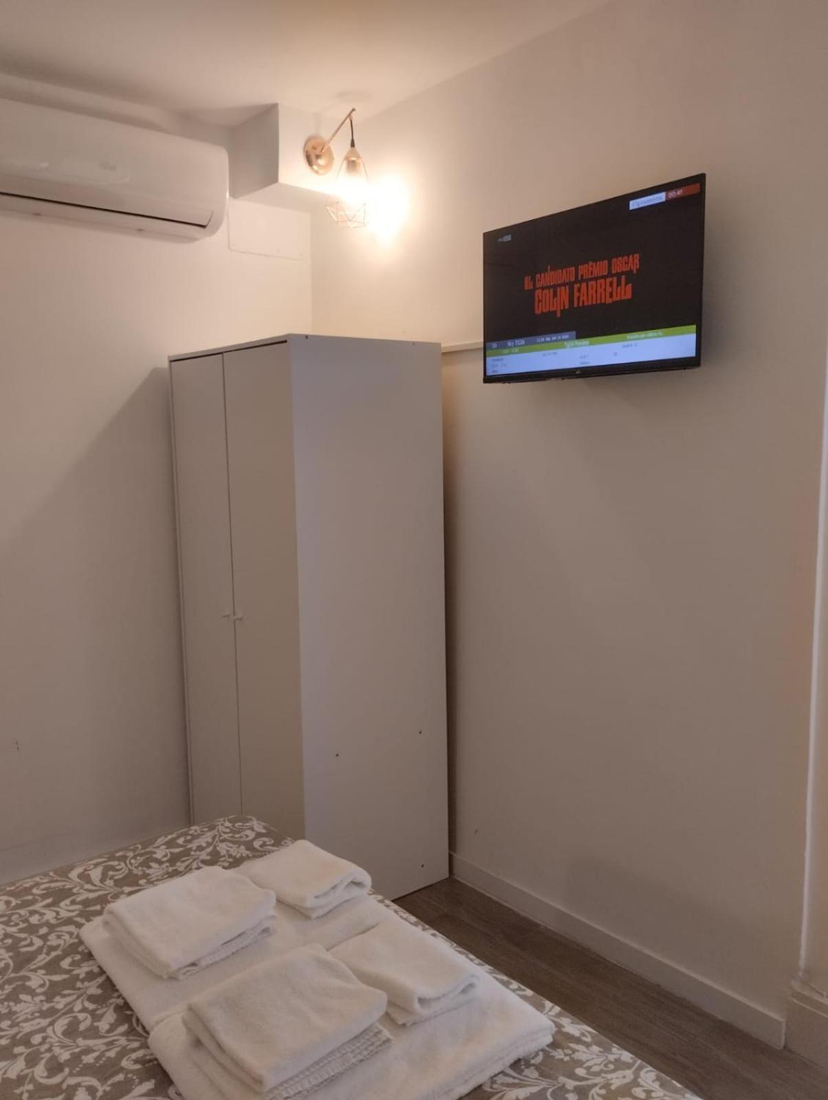 Residence E Appartamenti Cavallerizza Napels Buitenkant foto