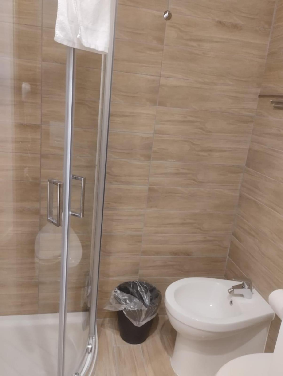 Residence E Appartamenti Cavallerizza Napels Buitenkant foto