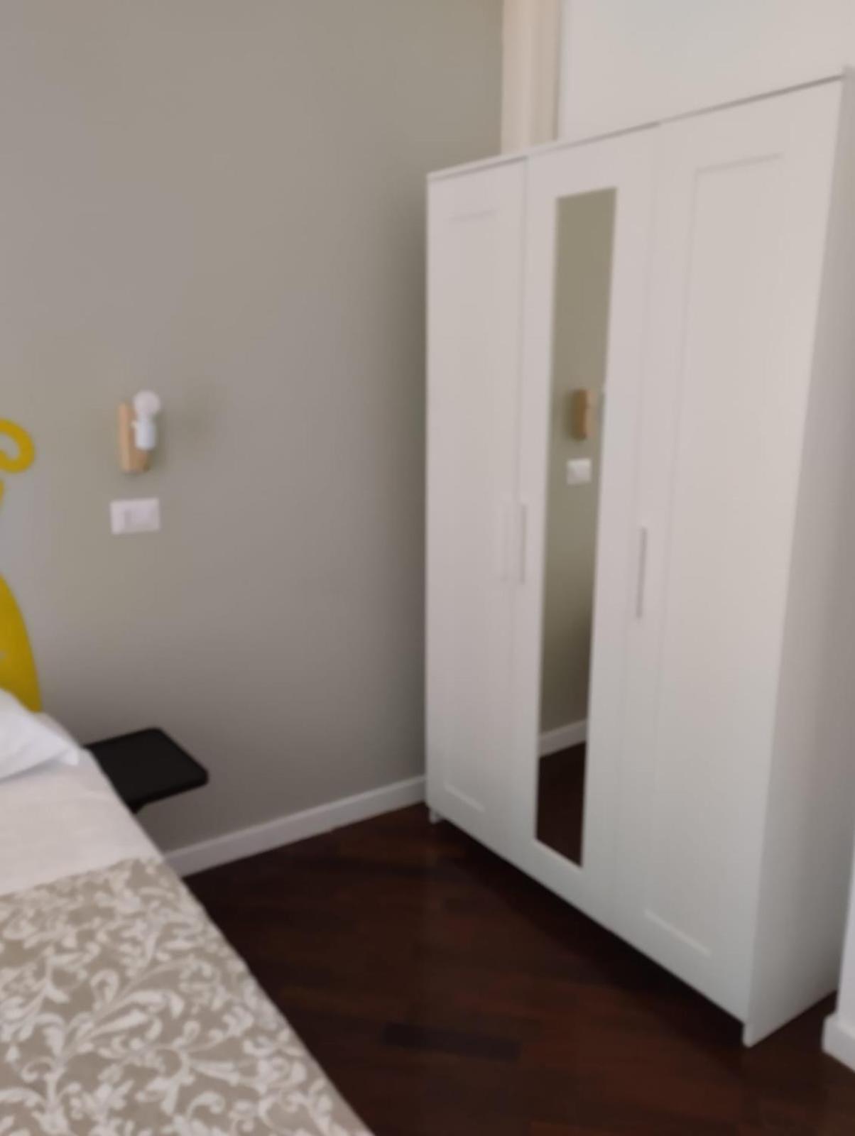 Residence E Appartamenti Cavallerizza Napels Buitenkant foto