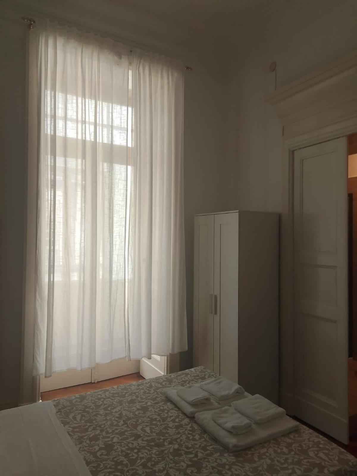 Residence E Appartamenti Cavallerizza Napels Buitenkant foto